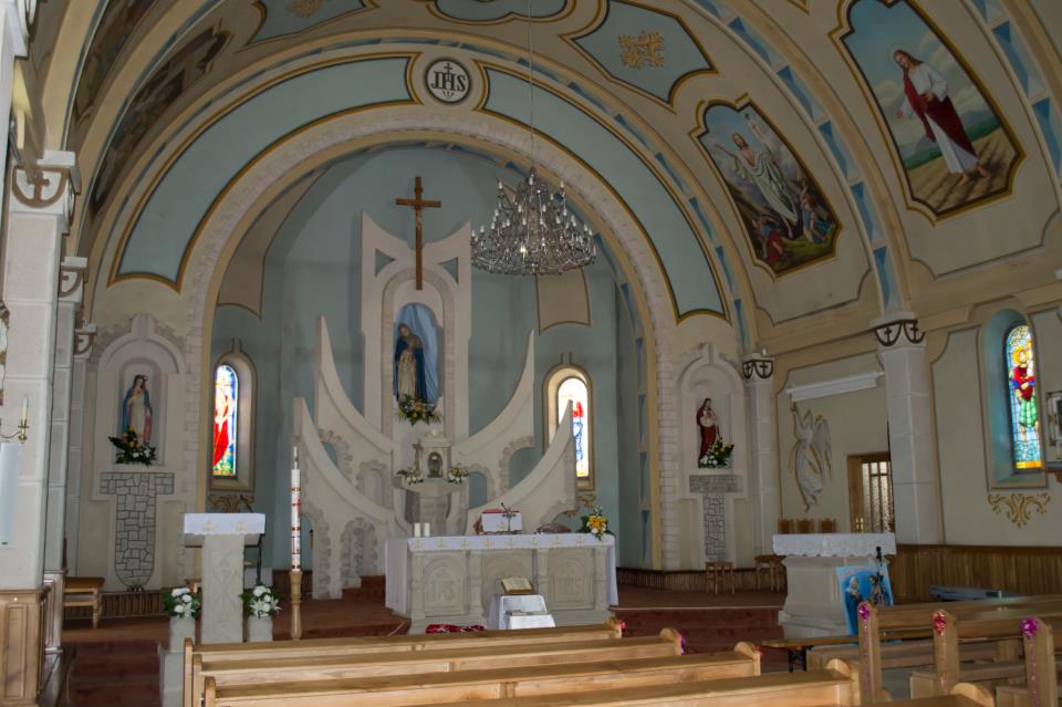 interior biserica ciresoaia